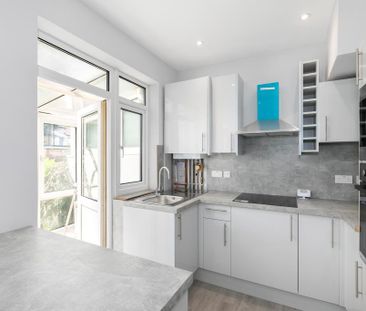 3 bedroom terraced house to rent - Photo 3
