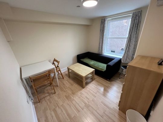 2 Bed Flat, Nicolson Square, EH8 - Photo 1