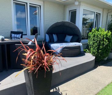 Charming South New Brighton fully furnished - Photo 2