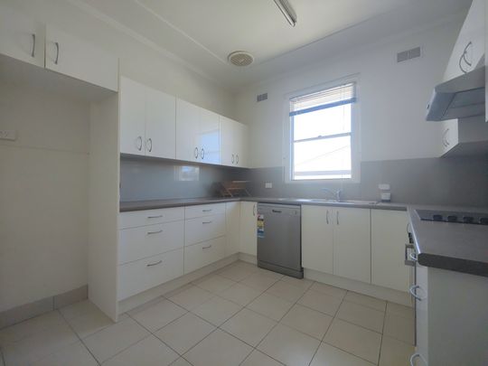 Three bedroom home - Photo 1