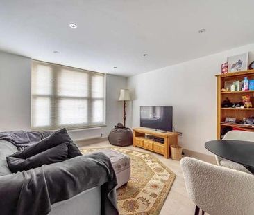 High Wycombe, Buckinghamshire, HP11 - Photo 3