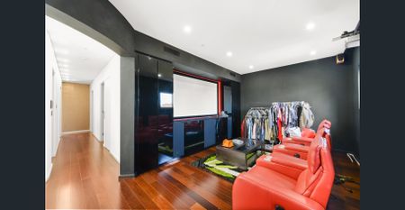 Stunning mansion architectural design in premier location - Photo 4