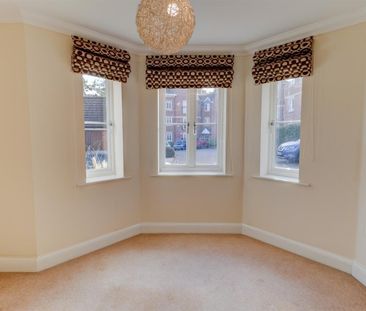 2 BED Flat To rent - Photo 3