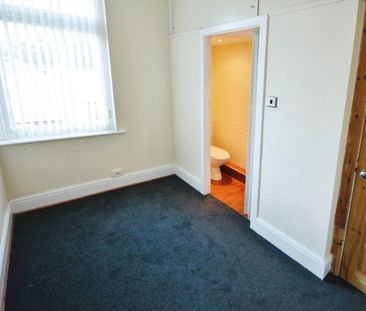 2 bedroom House To Let - Photo 3