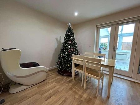 Austin Way, Bracknell, Berkshire, RG12 - Photo 2