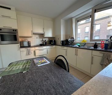 Ruim appartement met twee slaapkamers en groot terras te huur. - Foto 6