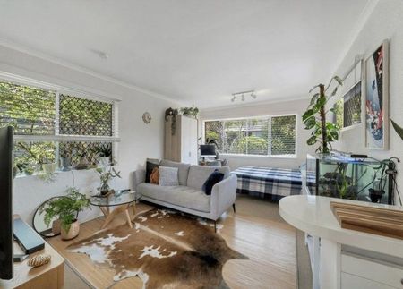 Spacious 3-Bedroom Home + Self-Contained Studio -- Ideal for Families or Dual Living - Photo 2