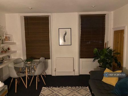 2 bedroom flat to rent - Photo 5