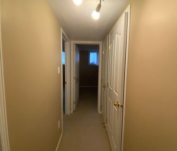 For Lease - 320 Tivoli Private Unit# 12, Cityview - Parkwoods Hills... - Photo 4