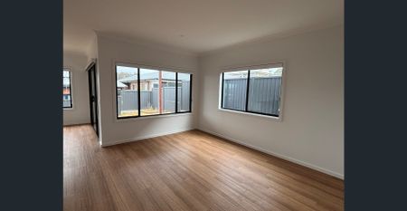Brand new 3 bedroom duplex - Photo 3