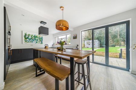 5 bedroom detached house to rent - Photo 4