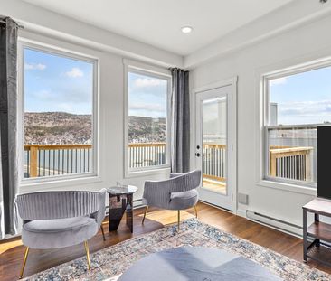 Duckworth Street - Photo 3