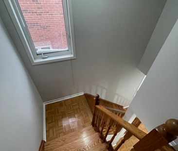 For Lease - 102 Lucena Crescent, Vaughan, Ontario - Photo 4