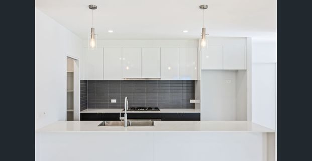 Brand New 4 Bedroom Home in Nikenbah for $750 Per week - Photo 1