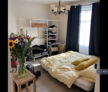 3 bedroom end of terrace house to rent - Photo 1