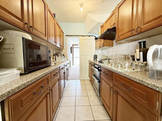 House share to rent - Photo 1