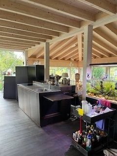 240 m² - Photo 2
