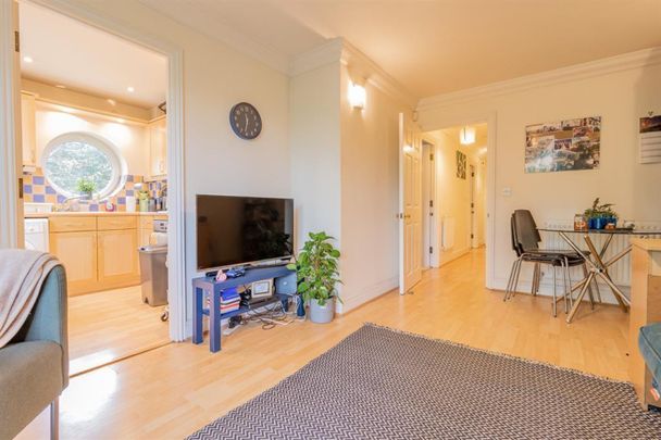 2 bedroom Flat To Let Total Size: 610 SQ FT - Photo 1