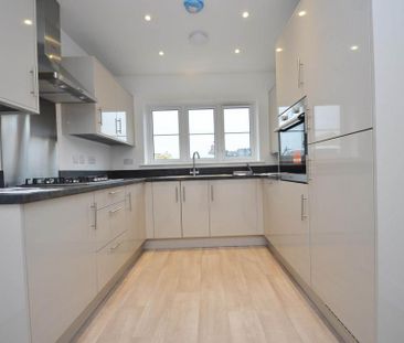 3 bedroom semi-detached house to rent - Photo 6