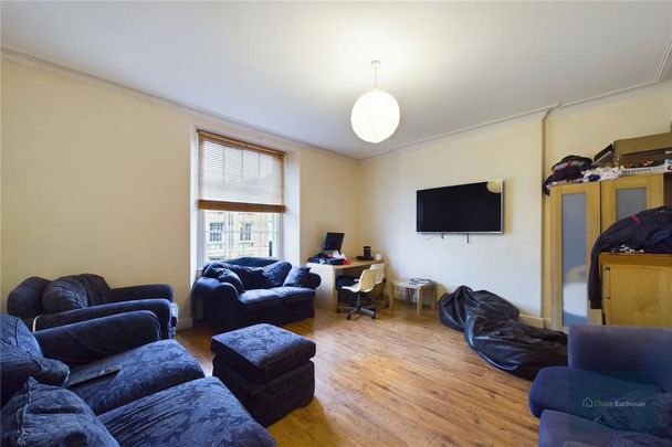 6 bedroom terraced house to rent - Photo 1