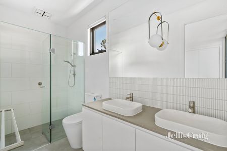 8a Russell St, Prahran - Photo 2