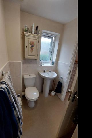 3 bedroom semi-detached house to rent - Photo 5