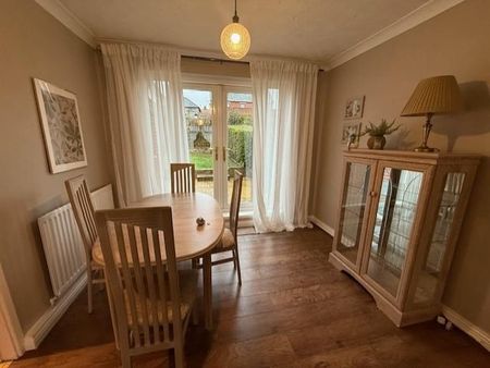 3 bedroom terraced house to rent - Photo 2