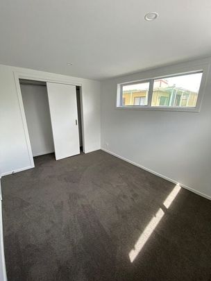 Modern 4BR Home - Heart of Paraparaumu - Photo 1