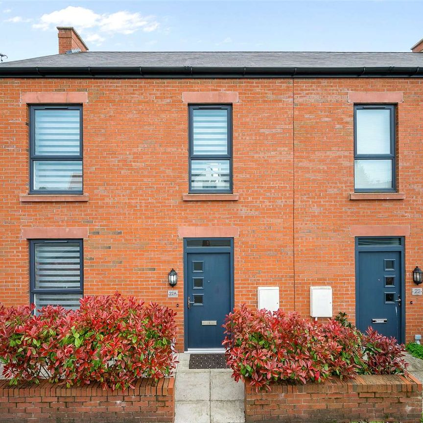 Beautifully presented three bedroom home with stylish open plan living, close to Chester city centre. - Photo 1