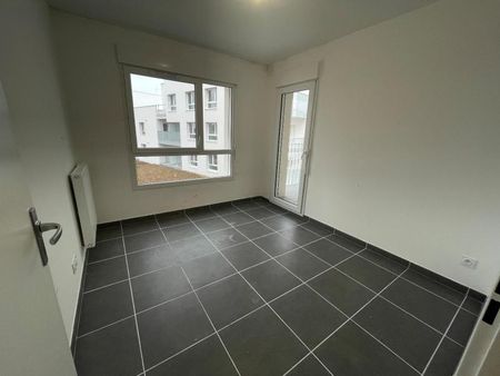 Location Appartement 3 pièces 62m² CHAMBRAY LES TOURS 37170 - Photo 4