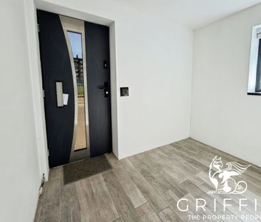 Canberra Square, Tilbury, RM18 - Photo 5