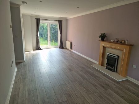 3 Bedroom Property Available TO LET Now! - Photo 2