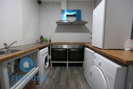 1 bed Studio for Rent - Photo 2