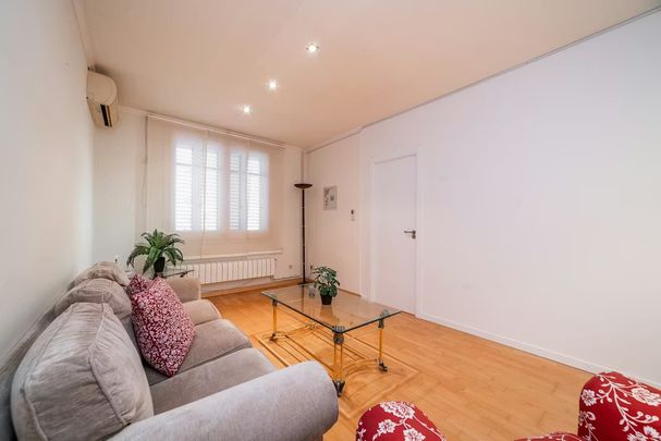 Carrer de la Indústria, Barcelona, Catalonia 08025 - Photo 1