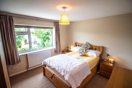 3 bedroom semi-detached house to rent - Photo 4