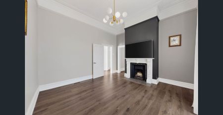 Renovated Family Home in a Prime Surrey Hills Location - Photo 3