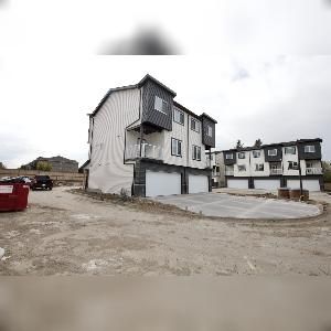 3 Bed 2.5 Bath Dbl Garage Balcony Townhouse For Rent Leduc - Photo 3