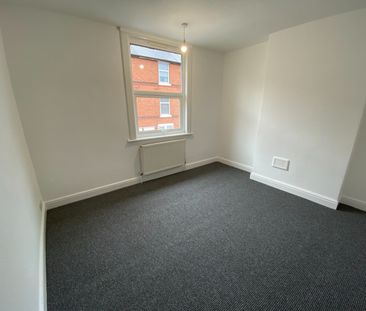2 Bed Terraced House, Wilford Crescent East, NG2 - Photo 2