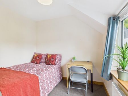 1 bedroom in a house share to rent - Photo 3