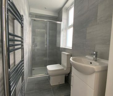 Room in a Shared House, Ardfillan Road, SE6 - Photo 5