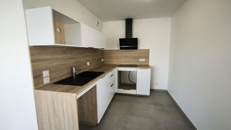 Location Appartement 2 pièces 48m² ANNECY 74370 - Photo 3