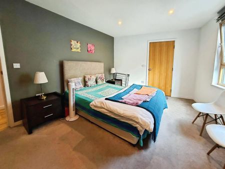 2 bedroom flat to rent - Photo 4