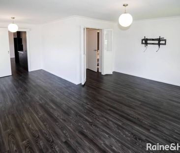 Renovated Lake Albert Gem - Photo 2