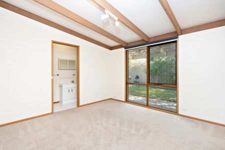 Within minutes to the beach - Photo 5