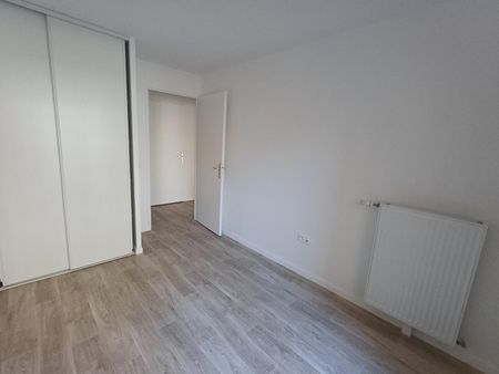 location Appartement T4 DE 76.7m² À BOBIGNY - Photo 3