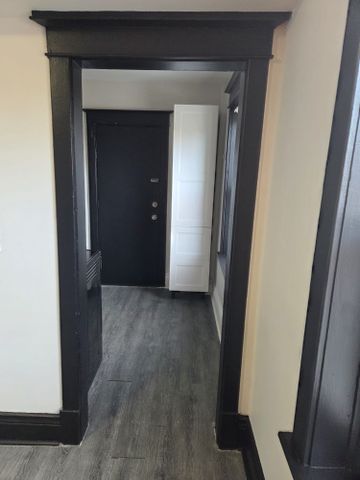 For Lease - 983 Main Street Unit# 2, Hamilton, Ontario - Photo 4