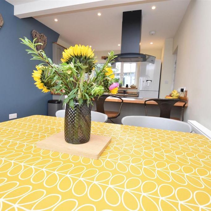 4 bedroom semi-detached house to rent - Photo 1