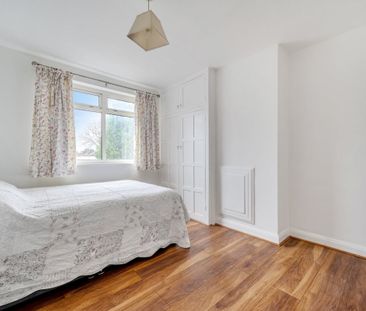 3 bedroom end of terrace house to rent - Photo 2