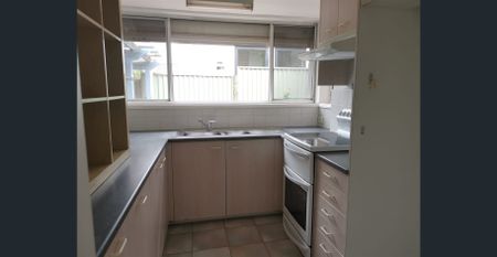 Split-level well looked after villa - Photo 4