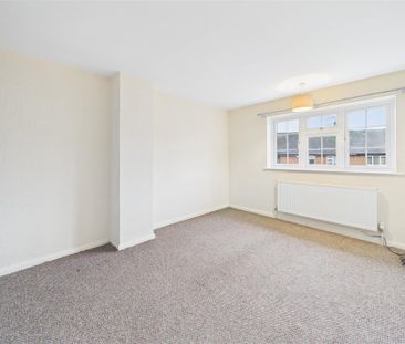 3 bedroom End of terrace house to rent - Photo 2